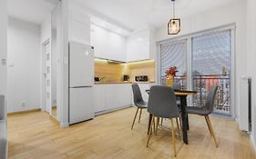 Floris Apartment